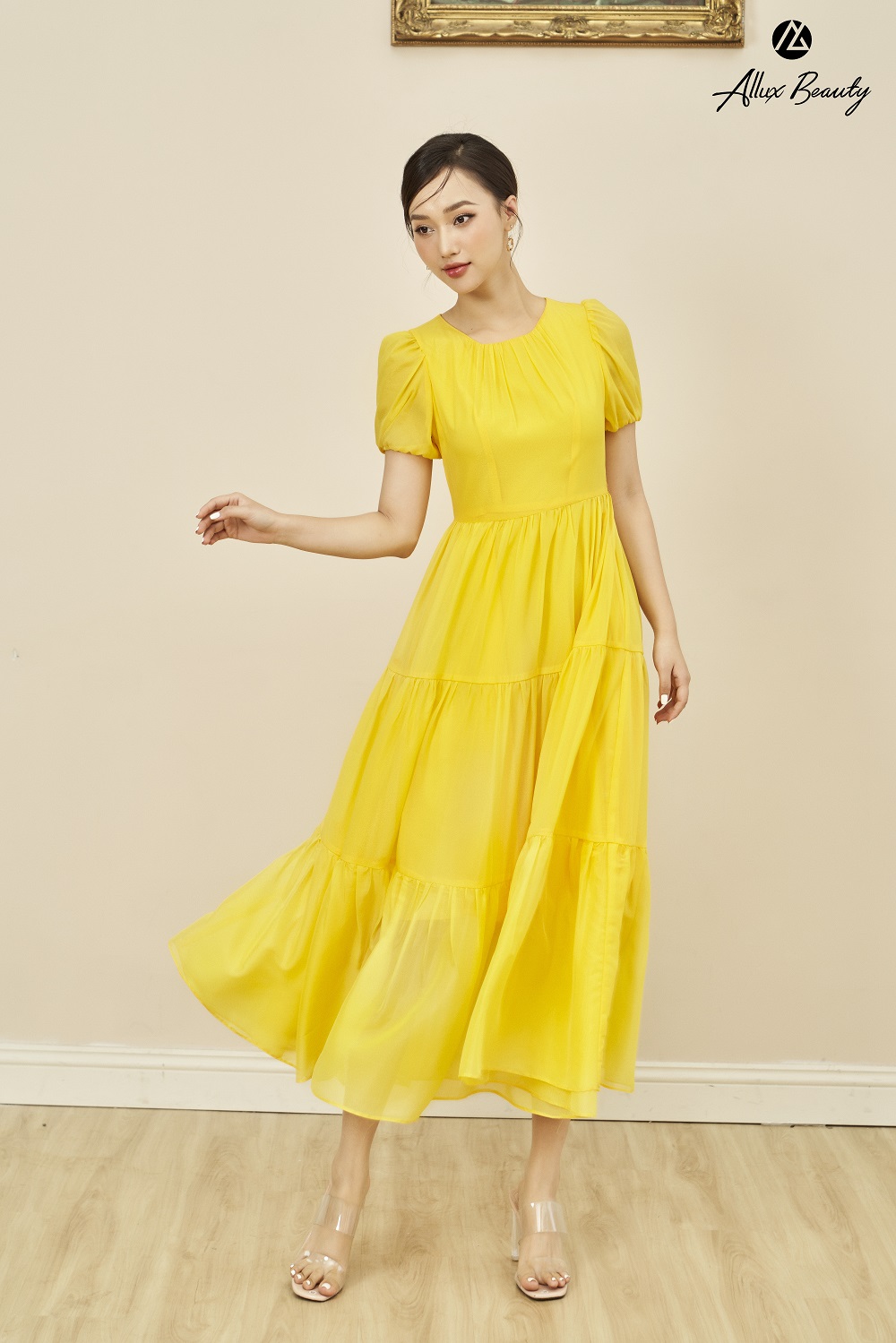 Váy tafta thiết kế dự tiệc vàng cổ V cách điệu V7213 | The Queen Fashion